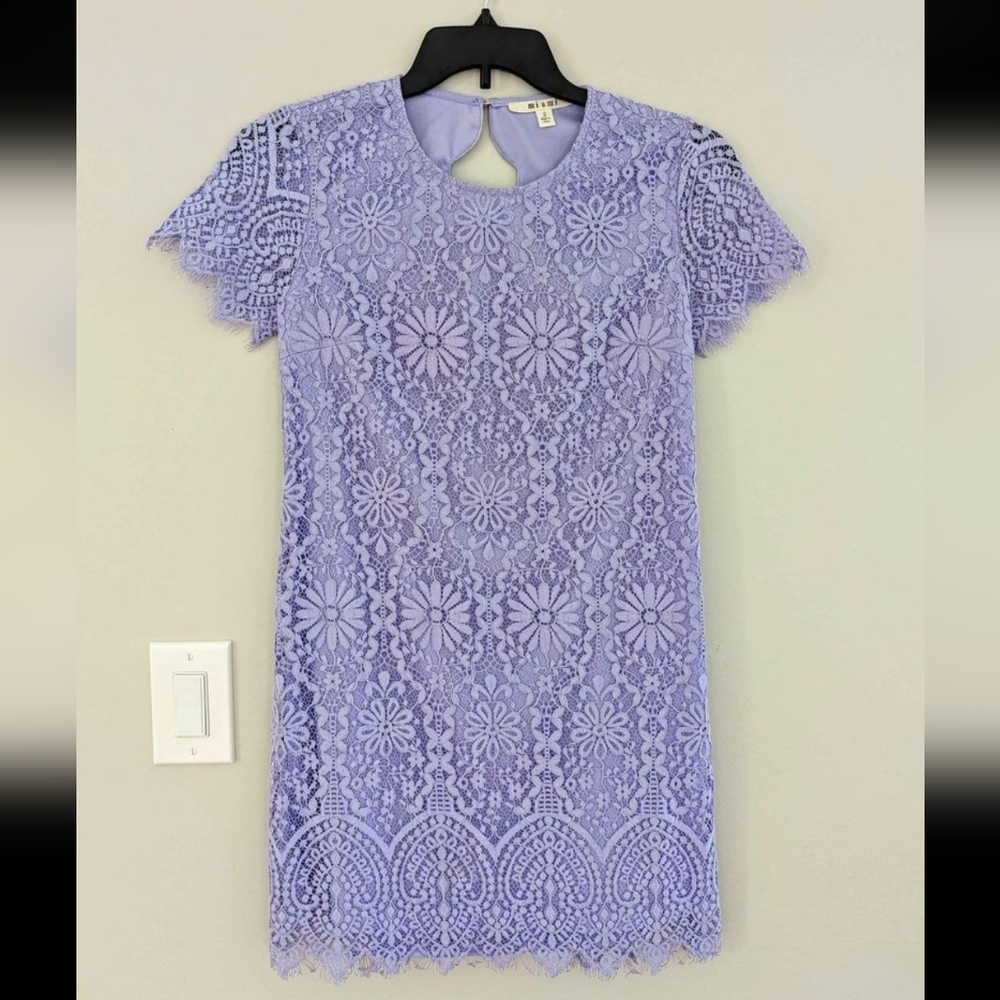 Francesca's Lace Keyhole Dress (NWOT)